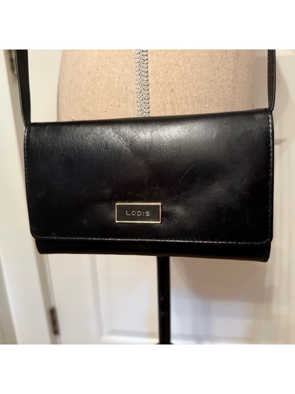 LODIS BAG CROSSBODY WOC BLACK LEATHER REMOVABLE LONG STRAP FLAP SNAP CLOSE RFID